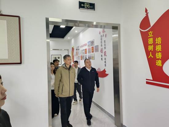 说明: 信阳工业中等职业公司3